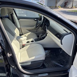 صورة 32 لـ 2019 Volkswagen JETTA S