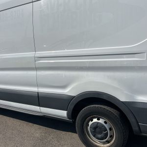 FORD TRANSIT 150 - 5