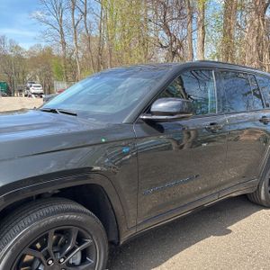 JEEP GRAND CHEROKEE 4XE 30TH ANNIVERSARY - 2