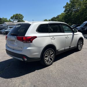 2017 Mitsubishi OUTLANDER SE — фото 8