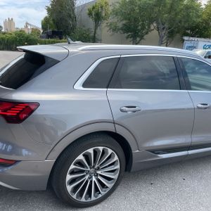 AUDI E-TRON QUATTRO PRESTIGE - 9