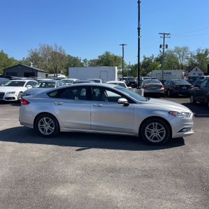 FORD FUSION SE - 10