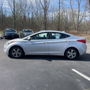 HYUNDAI ELANTRA - 3