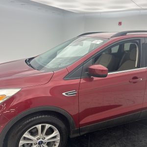 FORD ESCAPE SE - 2