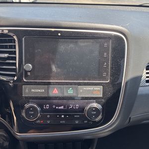 2018 Mitsubishi OUTLANDER SE — миниатюра 38