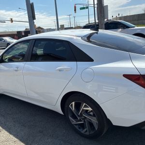 HYUNDAI ELANTRA SEL SPORT - 6