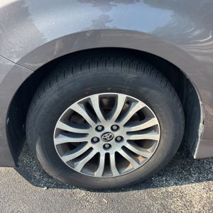 2020 Toyota SIENNA XLE 8-PASSENGER thumbnail 17