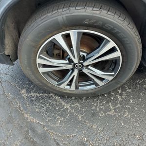 2017 Nissan ROGUE SL 照片 19