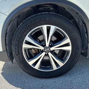 2018 Nissan ROGUE SL 照片 15