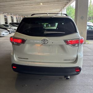 صورة 7 لـ 2015 Toyota HIGHLANDER LIMITED PLATINUM
