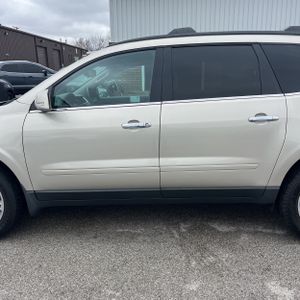 CHEVROLET TRAVERSE LT - 4