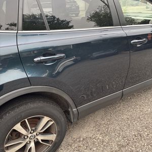 2017 Toyota RAV4 XLE — миниатюра 47