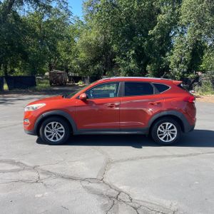 HYUNDAI TUCSON SE - 3