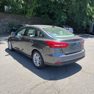 FORD FOCUS SE - 5