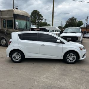 CHEVROLET SONIC LT - 10