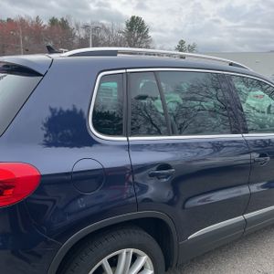 VOLKSWAGEN TIGUAN S 4MOTION - 9