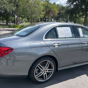 2019 Mercedes-BENZ E-CLASS — фото 9