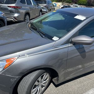2011 Hyundai SONATA GLS 照片 2