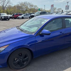 HYUNDAI ELANTRA SEL - 2