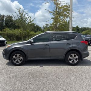 صورة 3 لـ 2015 Toyota RAV4 XLE
