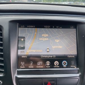 2015 Chrysler 200 S — миниатюра 39