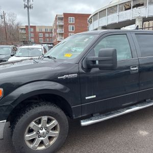 FORD F-150 XLT - 2