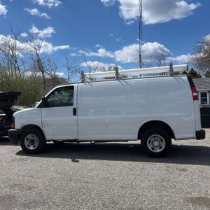 CHEVROLET EXPRESS 2500 - 3