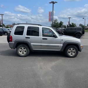 صورة 10 لـ 2003 JEEP LIBERTY SPORT