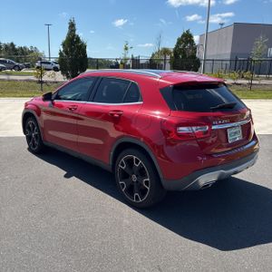 MERCEDES-BENZ GLA - 5