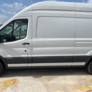 FORD TRANSIT 250 - 4