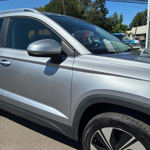 صورة 13 لـ 2025 Volkswagen TAOS SE 4MOTION