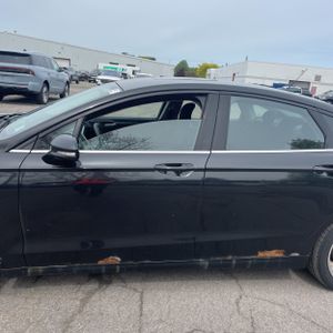 FORD FUSION SE - 4