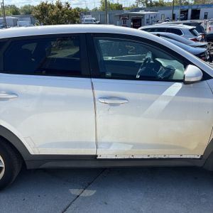 HYUNDAI TUCSON SE - 10