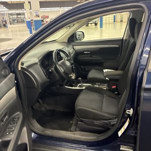 2018 Mitsubishi OUTLANDER SE — миниатюра 32