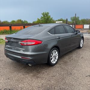 FORD FUSION SE - 8