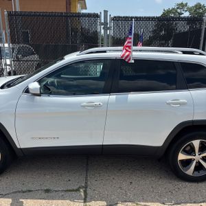 2021 JEEP CHEROKEE LIMITED — фото 4