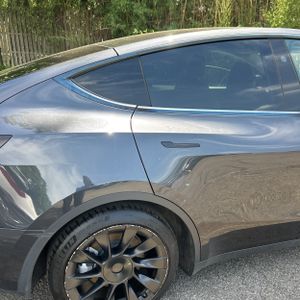 TESLA MODEL Y LONG RANGE - 9