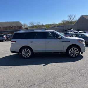 LINCOLN NAVIGATOR RESERVE - 10