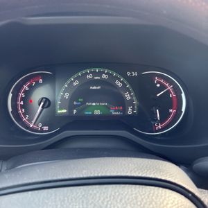 صورة مصغرة 39 لـ 2025 Toyota RAV4 LE