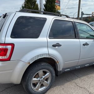 FORD ESCAPE XLT - 9