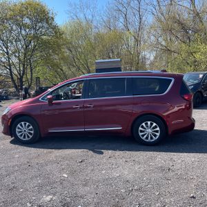 CHRYSLER PACIFICA TOURING L - 3