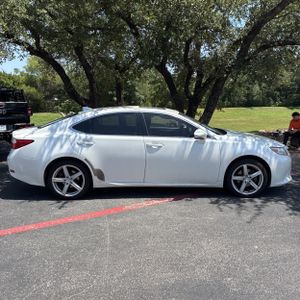 2015 Lexus ES 350 BASE — фото 10