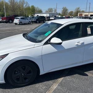 HYUNDAI ELANTRA SEL - 2