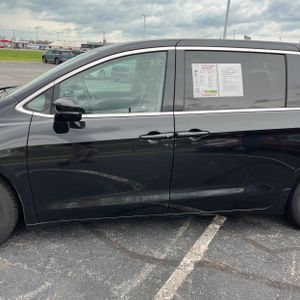 CHRYSLER PACIFICA TOURING L - 4