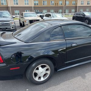 FORD MUSTANG BASE - 9