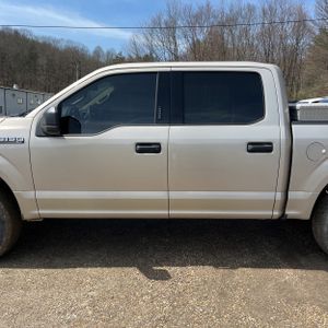 FORD F-150 XLT - 4