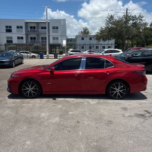 2022 Toyota CAMRY SE photo 3