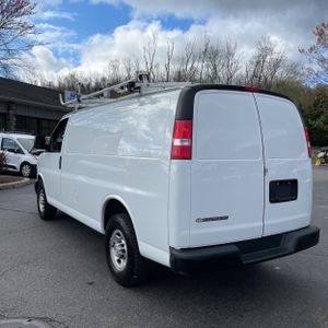 CHEVROLET EXPRESS 2500 - 5