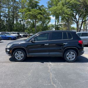 VOLKSWAGEN TIGUAN S - 3