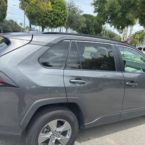 صورة 9 لـ 2024 Toyota RAV4 XLE